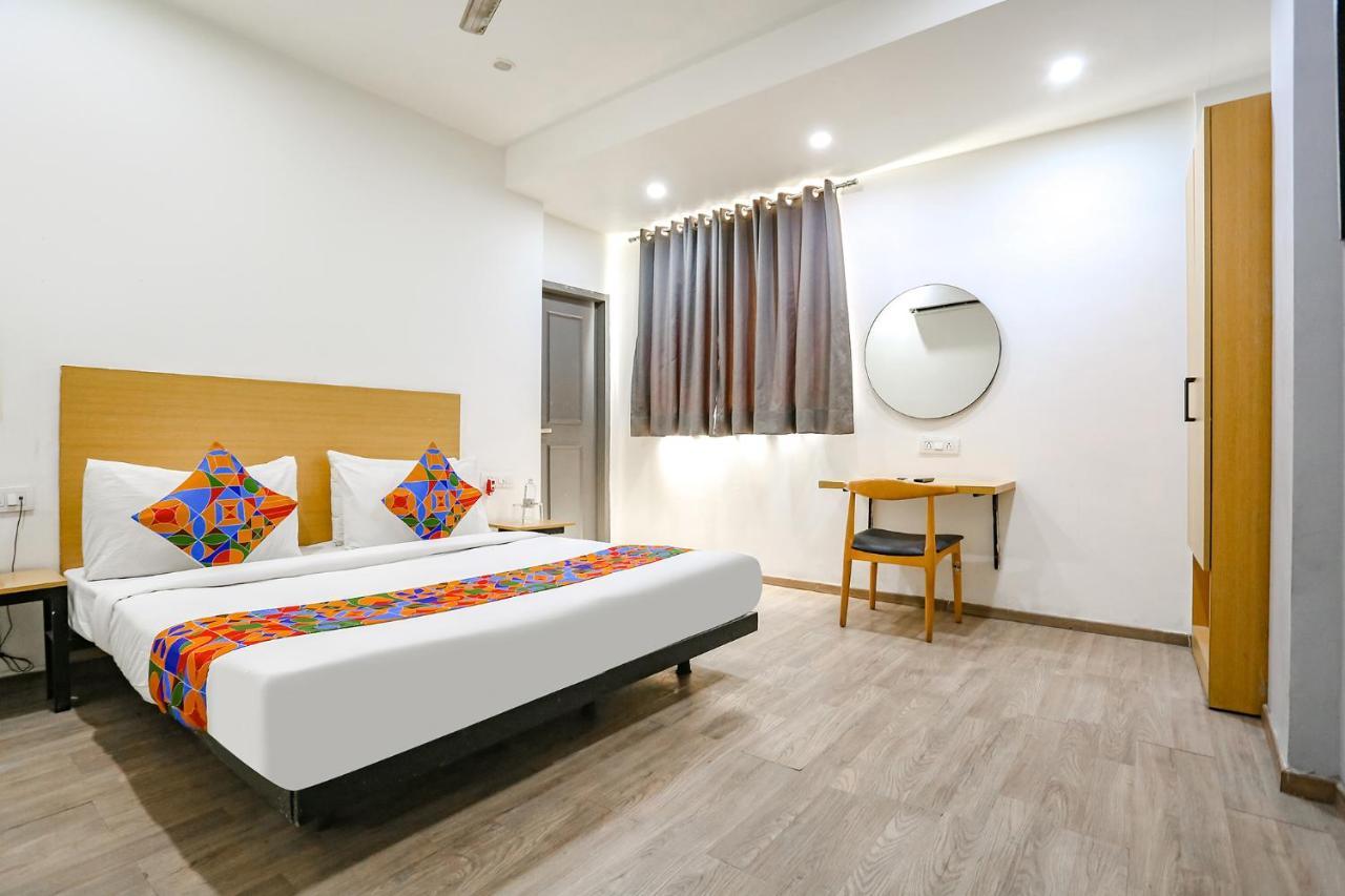 Fabhotel Vat - Meera Bagh 德里 外观 照片
