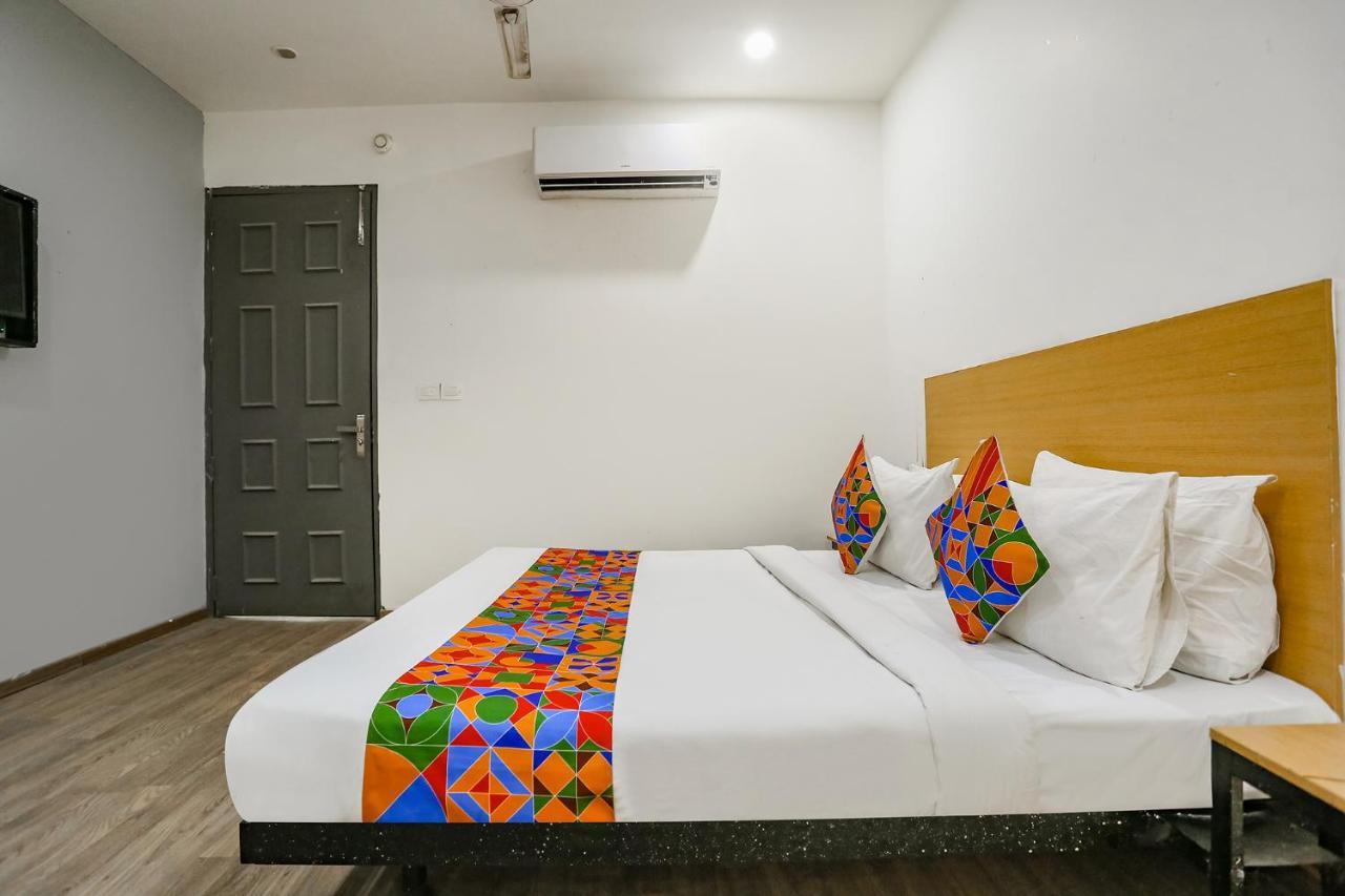 Fabhotel Vat - Meera Bagh 德里 外观 照片
