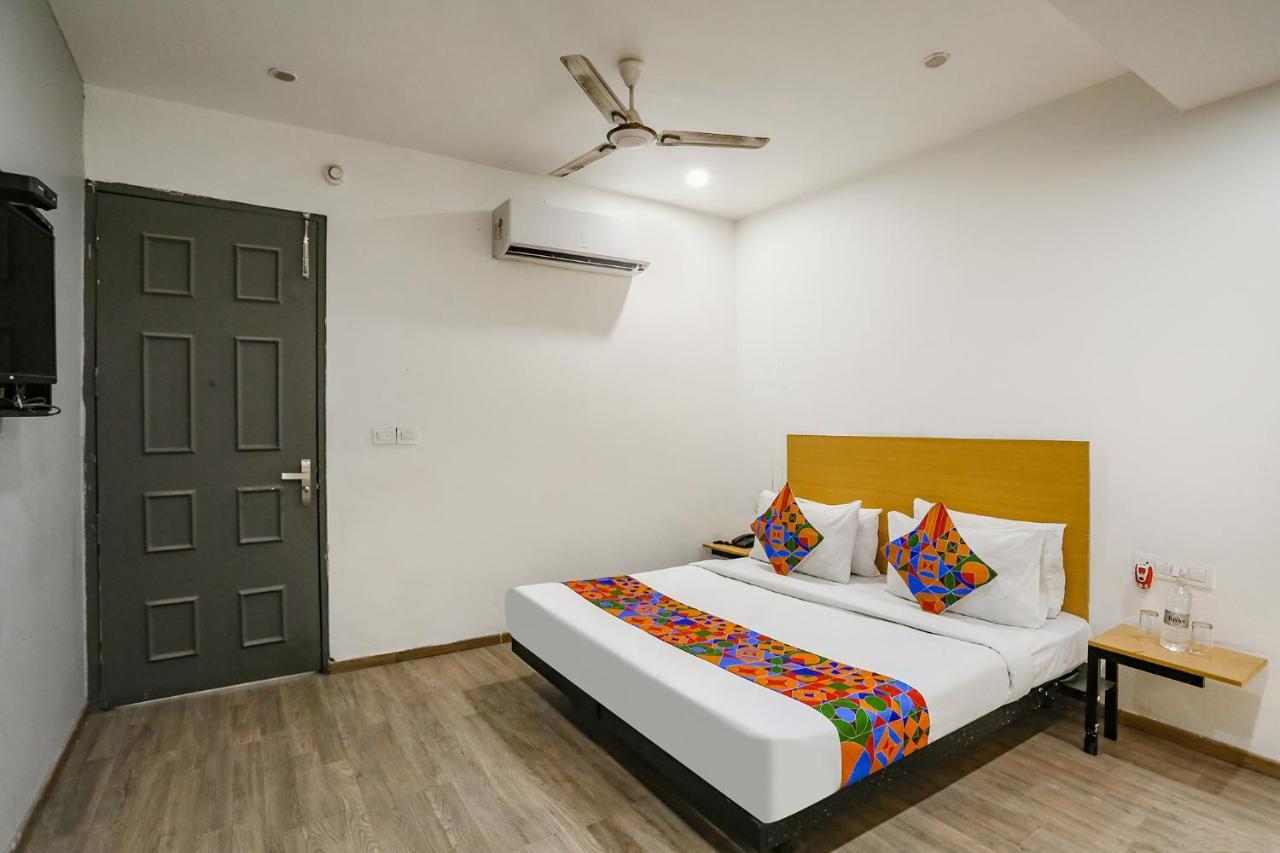 Fabhotel Vat - Meera Bagh 德里 外观 照片