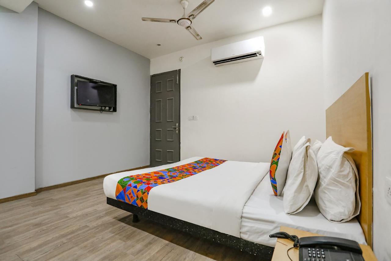 Fabhotel Vat - Meera Bagh 德里 外观 照片