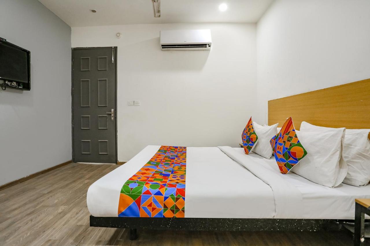Fabhotel Vat - Meera Bagh 德里 外观 照片