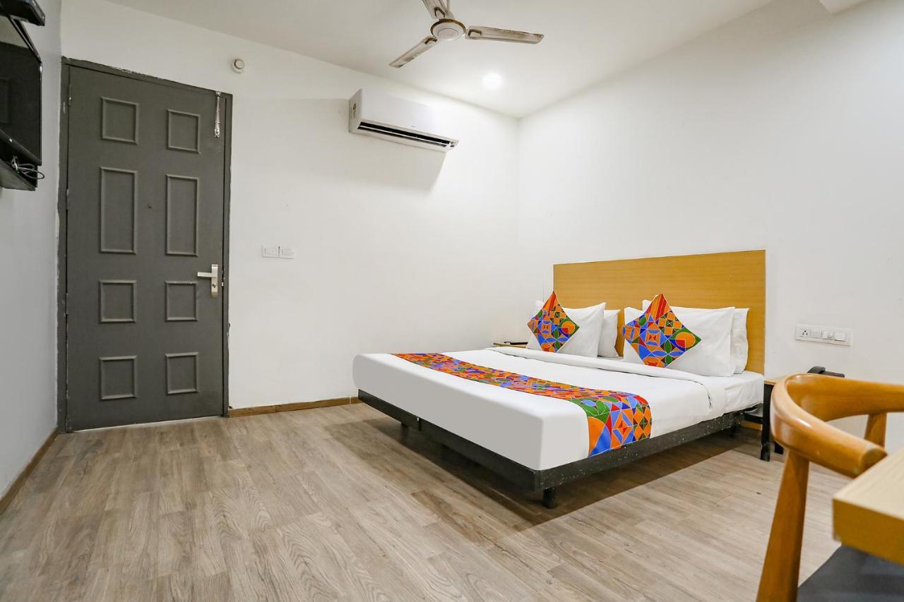 Fabhotel Vat - Meera Bagh 德里 外观 照片